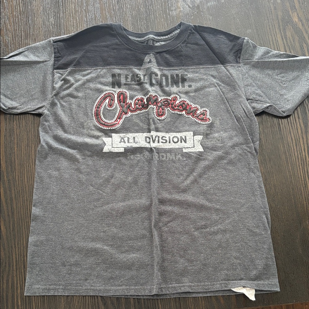 Hanes tee